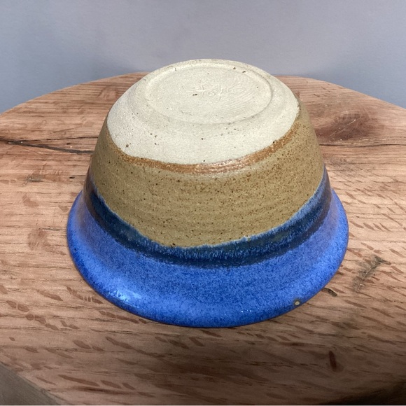 Handcrafted Ceramic Pottery Bowl by Stokes - Beautiful Blues with tan/cream base - Picture 7 of 15